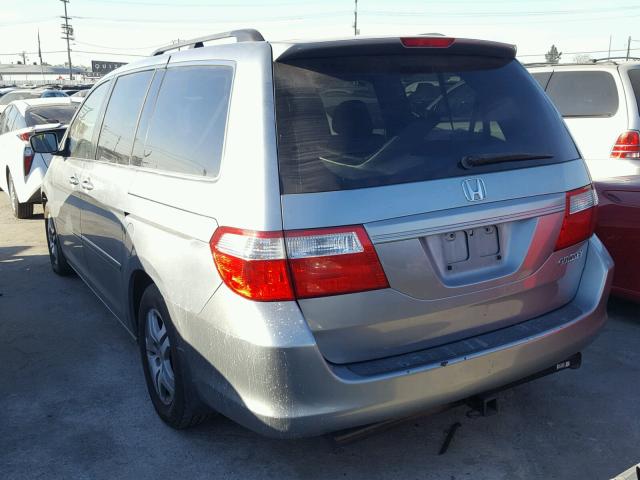 5FNRL386X5B044718 - 2005 HONDA ODYSSEY EX SILVER photo 3