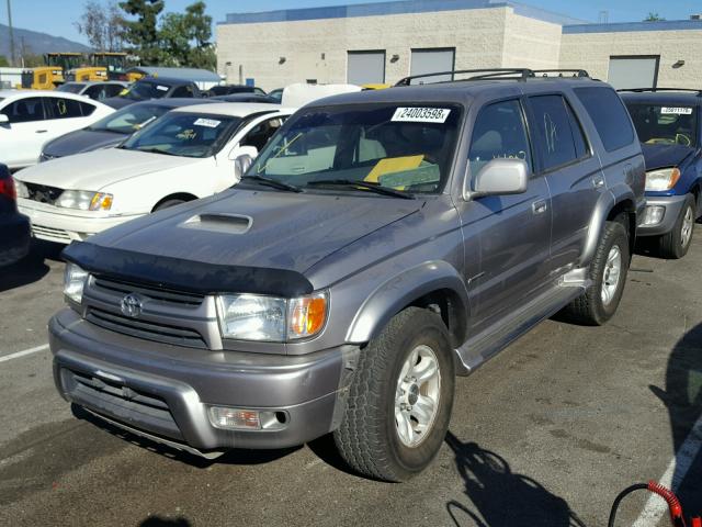 JT3GN86R120258393 - 2002 TOYOTA 4RUNNER SR SILVER photo 2