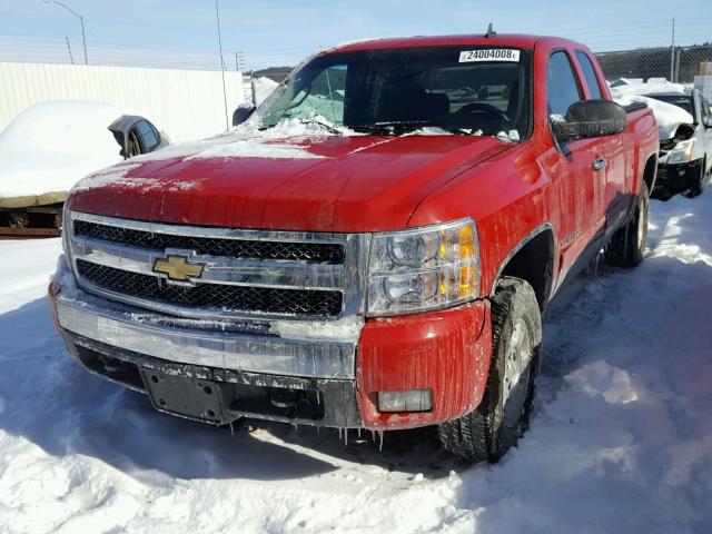 2GCEK19J571677674 - 2007 CHEVROLET SILVERADO RED photo 2