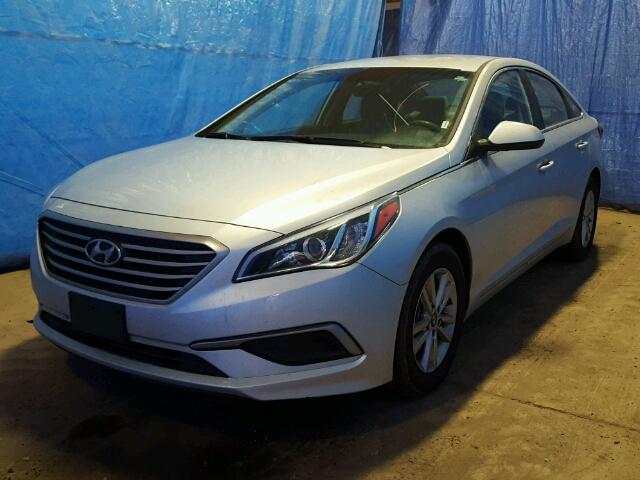 5NPE24AF7HH537053 - 2017 HYUNDAI SONATA SE SILVER photo 2