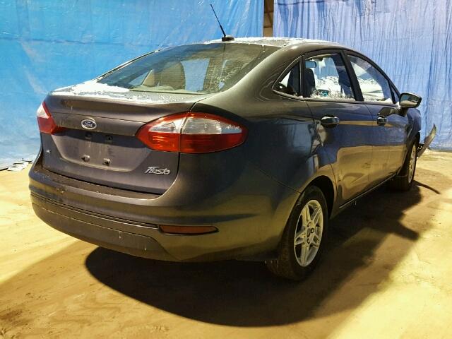 3FADP4BJ8HM129256 - 2017 FORD FIESTA SE GRAY photo 4