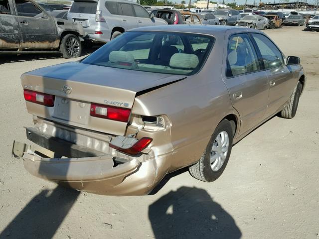 JT2BG22K3W0208471 - 1998 TOYOTA CAMRY CE GOLD photo 4