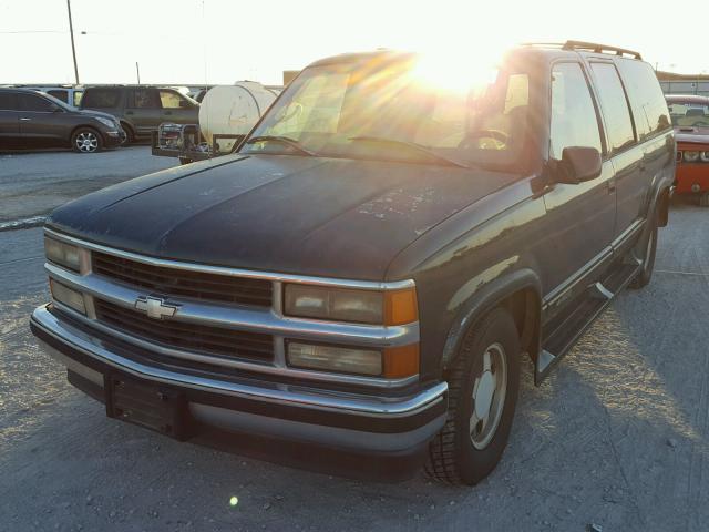 3GNEC16R5XG109950 - 1999 CHEVROLET SUBURBAN C GREEN photo 2