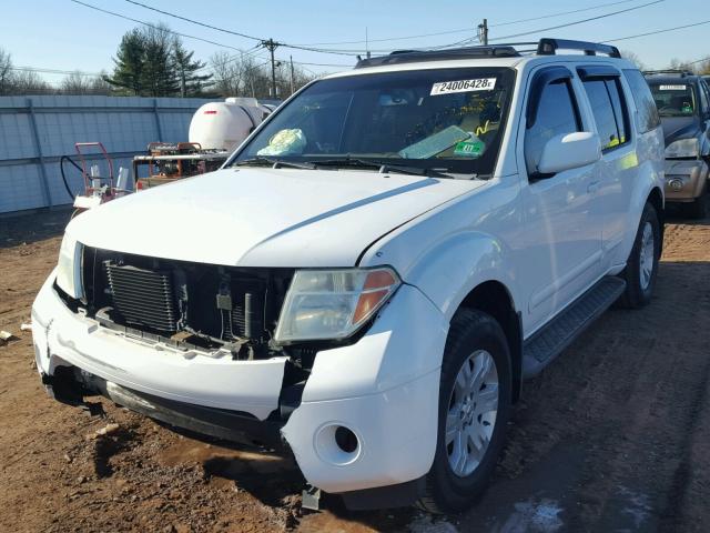 5N1AR18W96C667483 - 2006 NISSAN PATHFINDER WHITE photo 2