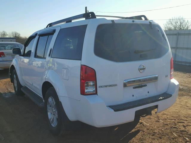 5N1AR18W96C667483 - 2006 NISSAN PATHFINDER WHITE photo 3