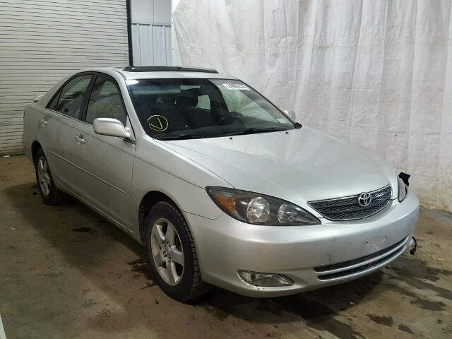 JTDBE32K820072528 - 2002 TOYOTA CAMRY LE SILVER photo 1