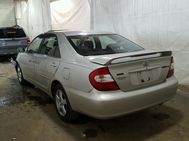 JTDBE32K820072528 - 2002 TOYOTA CAMRY LE SILVER photo 3