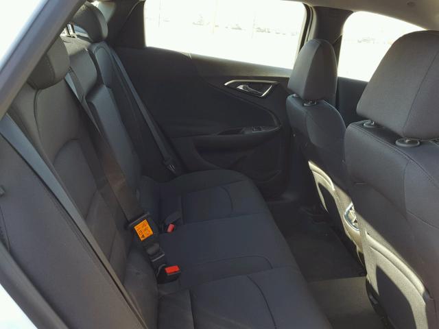 1G1ZD5ST7JF152171 - 2018 CHEVROLET MALIBU LT WHITE photo 6