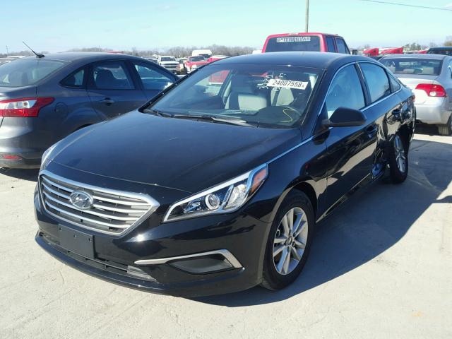 5NPE24AF5HH563280 - 2017 HYUNDAI SONATA SE BLACK photo 2