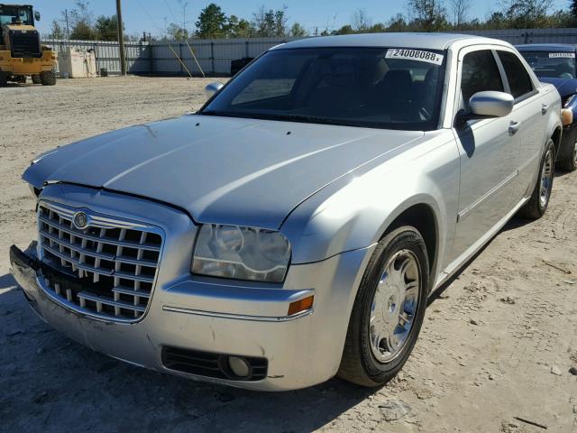 2C3KA53G26H350427 - 2006 CHRYSLER 300 TOURIN SILVER photo 2