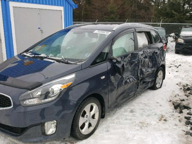 KNAHT8A31F7083842 - 2015 KIA RONDO BLUE photo 9