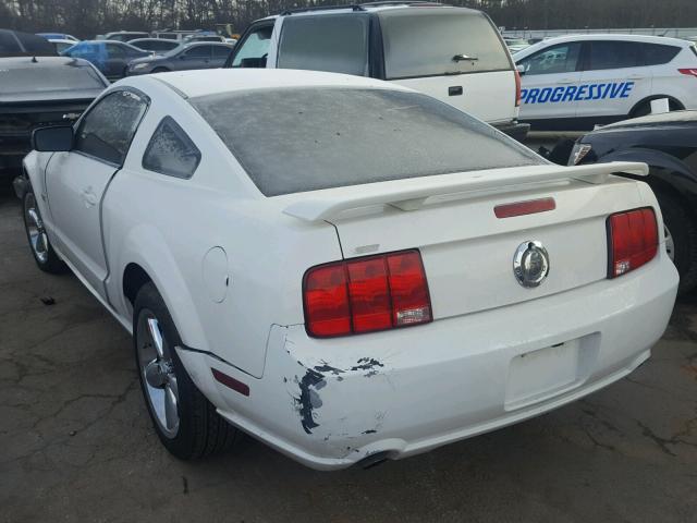 1ZVFT82H175267239 - 2007 FORD MUSTANG GT WHITE photo 3