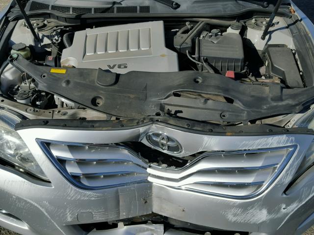 JTNBK3EK3A3047047 - 2010 TOYOTA CAMRY SE SILVER photo 7