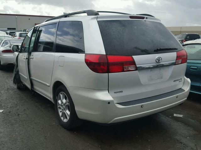 5TDZA22C05S251354 - 2005 TOYOTA SIENNA XLE WHITE photo 3