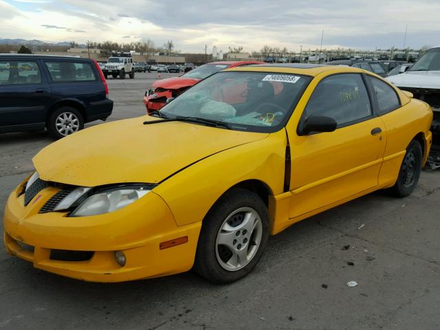 1G2JB12F237256078 - 2003 PONTIAC SUNFIRE YELLOW photo 2