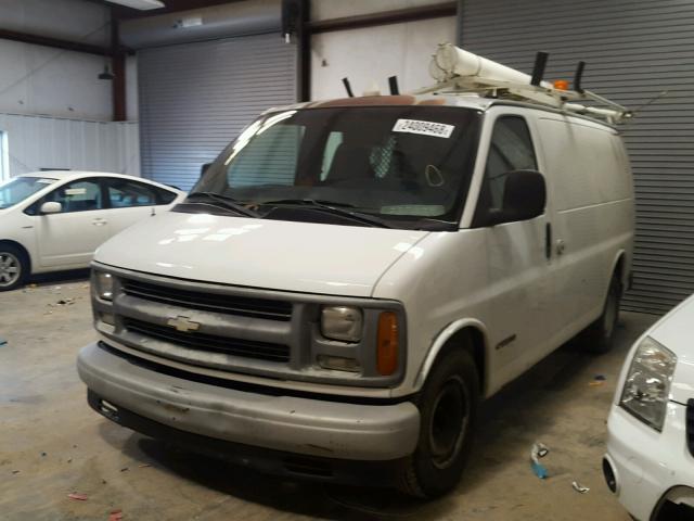 1GCFG25W0X1078359 - 1999 CHEVROLET EXPRESS G2 WHITE photo 2