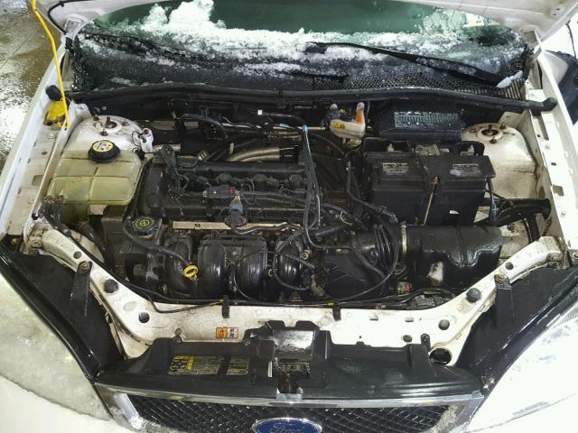 1FAFP31N67W137832 - 2007 FORD FOCUS ZX3 WHITE photo 7