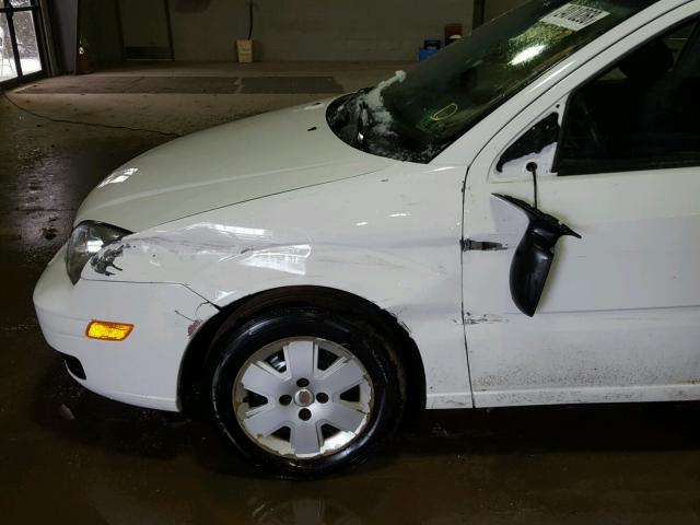 1FAFP31N67W137832 - 2007 FORD FOCUS ZX3 WHITE photo 9