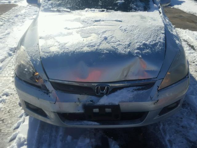 JHMCN36407C001831 - 2007 HONDA ACCORD HYB SILVER photo 7