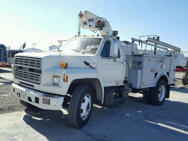 1FDMF60HXJVA26713 - 1988 FORD F600 WHITE photo 2