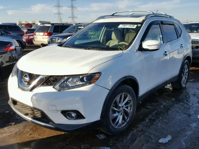 5N1AT2MT8FC896353 - 2015 NISSAN ROGUE S WHITE photo 2