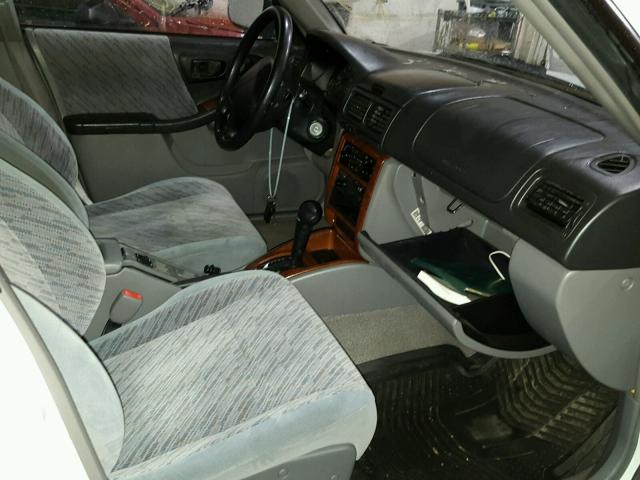 JF1SF6558XH703328 - 1999 SUBARU FORESTER S WHITE photo 5