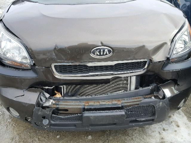 KNDJT2A28B7215966 - 2011 KIA SOUL BROWN photo 9