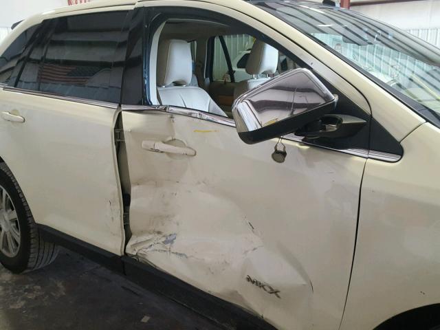 2LMDU68CX7BJ37947 - 2007 LINCOLN MKX WHITE photo 9