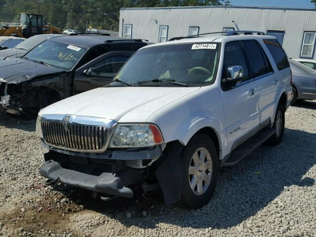 5LMFU27R03LJ07804 - 2003 LINCOLN NAVIGATOR WHITE photo 2