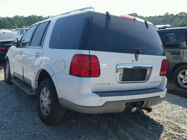 5LMFU27R03LJ07804 - 2003 LINCOLN NAVIGATOR WHITE photo 3