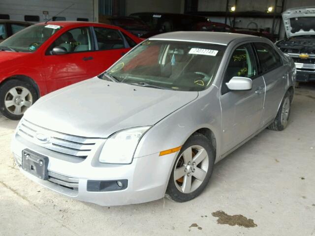 3FAHP07Z99R157516 - 2009 FORD FUSION SE SILVER photo 2