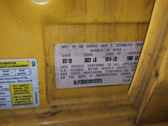 KL1TD5DE2BB127075 - 2011 CHEVROLET AVEO LS YELLOW photo 10