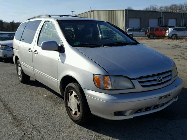 4T3ZF13C02U484669 - 2002 TOYOTA SIENNA LE SILVER photo 1