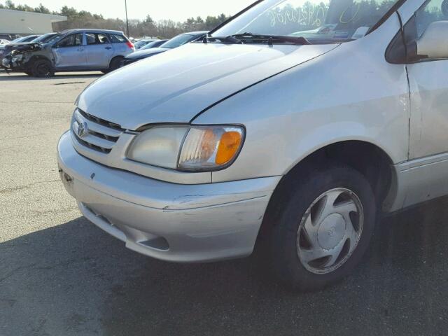 4T3ZF13C02U484669 - 2002 TOYOTA SIENNA LE SILVER photo 9