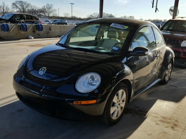 3VWPW31CX8M521532 - 2008 VOLKSWAGEN NEW BEETLE BLACK photo 2