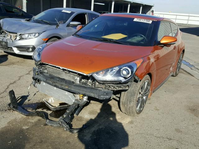 KMHTC6AE4GU256528 - 2016 HYUNDAI VELOSTER T ORANGE photo 2