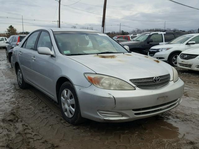 4T1BE32K02U560747 - 2002 TOYOTA CAMRY LE SILVER photo 1