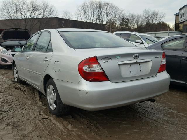 4T1BE32K02U560747 - 2002 TOYOTA CAMRY LE SILVER photo 3