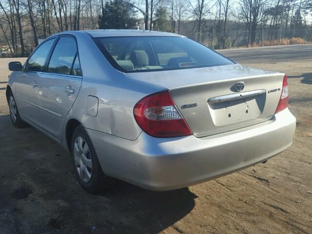 4T1BE32K13U215227 - 2003 TOYOTA CAMRY LE SILVER photo 3