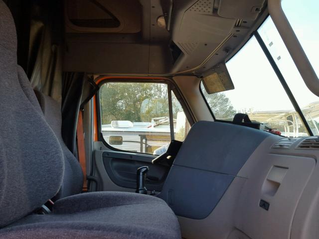 1FUJGLDR0CSBU1908 - 2012 FREIGHTLINER CASCADIA 1 ORANGE photo 5