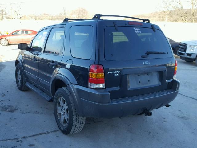 1FMCU03154KB53503 - 2004 FORD ESCAPE XLT BLACK photo 3