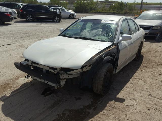 4A3AA46H12E160820 - 2002 MITSUBISHI GALANT ES WHITE photo 2