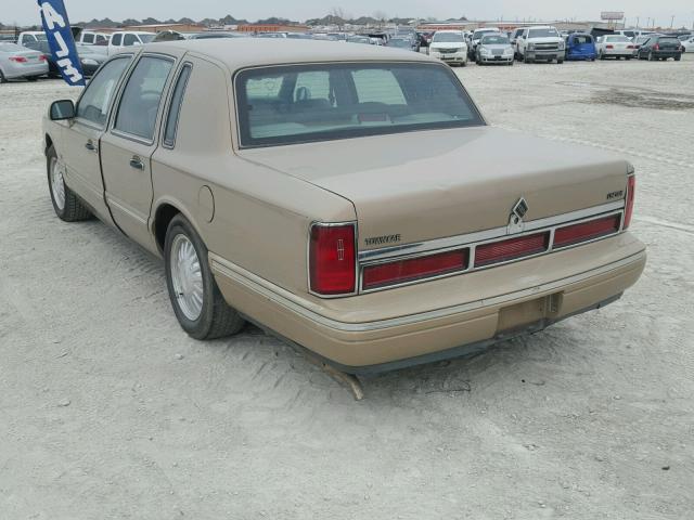 1LNLM82W3TY709413 - 1996 LINCOLN TOWN CAR S GOLD photo 3