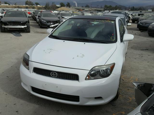 JTKDE177470149381 - 2007 TOYOTA SCION TC WHITE photo 2