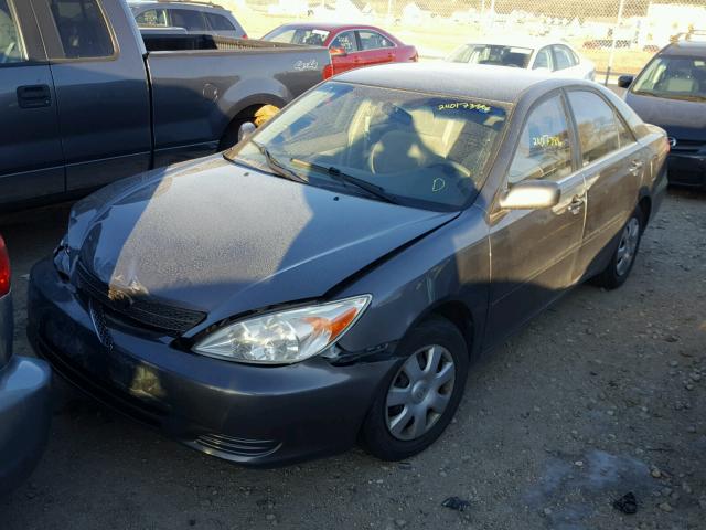 4T1BE32KX2U510289 - 2002 TOYOTA CAMRY LE GRAY photo 2