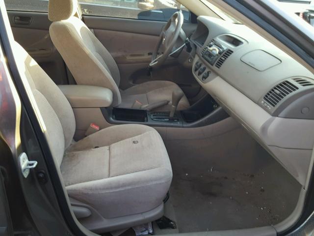 4T1BE32KX2U510289 - 2002 TOYOTA CAMRY LE GRAY photo 5