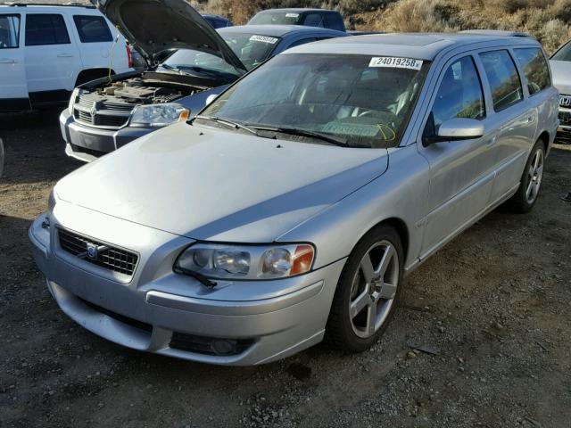 YV1SJ527852496071 - 2005 VOLVO V70 R SILVER photo 2