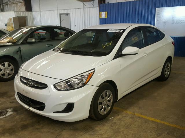 KMHCT4AE8HU334895 - 2017 HYUNDAI ACCENT SE WHITE photo 2