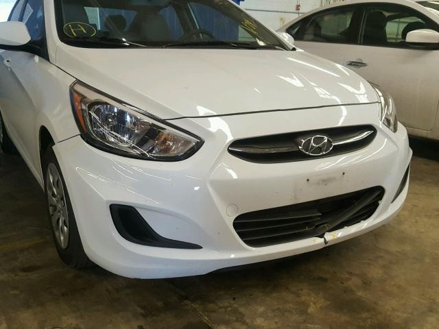 KMHCT4AE8HU334895 - 2017 HYUNDAI ACCENT SE WHITE photo 9