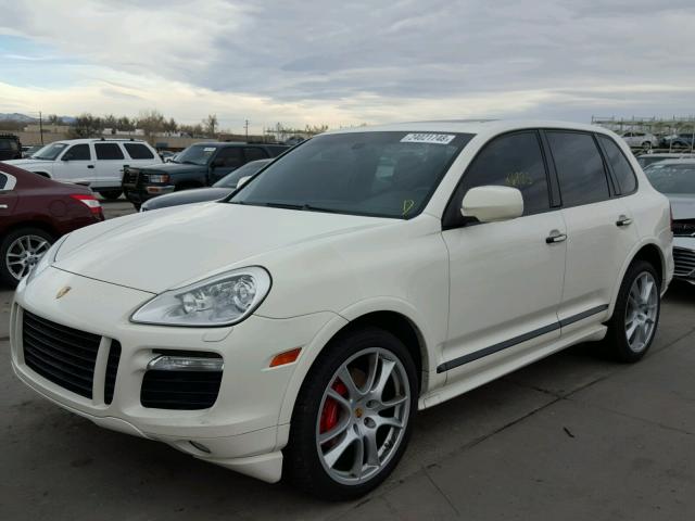 WP1AD29P29LA62031 - 2009 PORSCHE CAYENNE GT WHITE photo 2